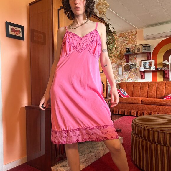 1960s Queentex babydoll hot pink embroidered slip dress! - Picture 10 of 15
